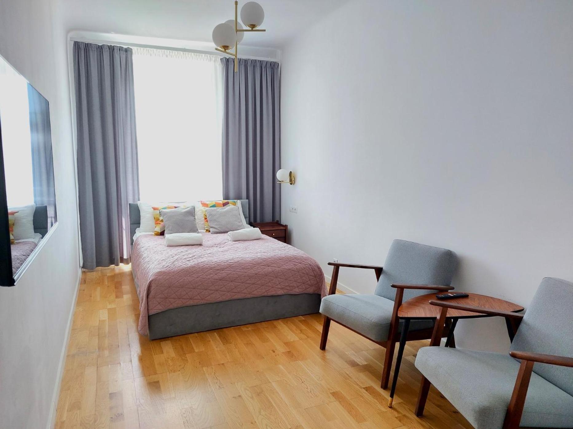 Unique Style Old Town - 25 Min From The Airport - By Homelike Apartament